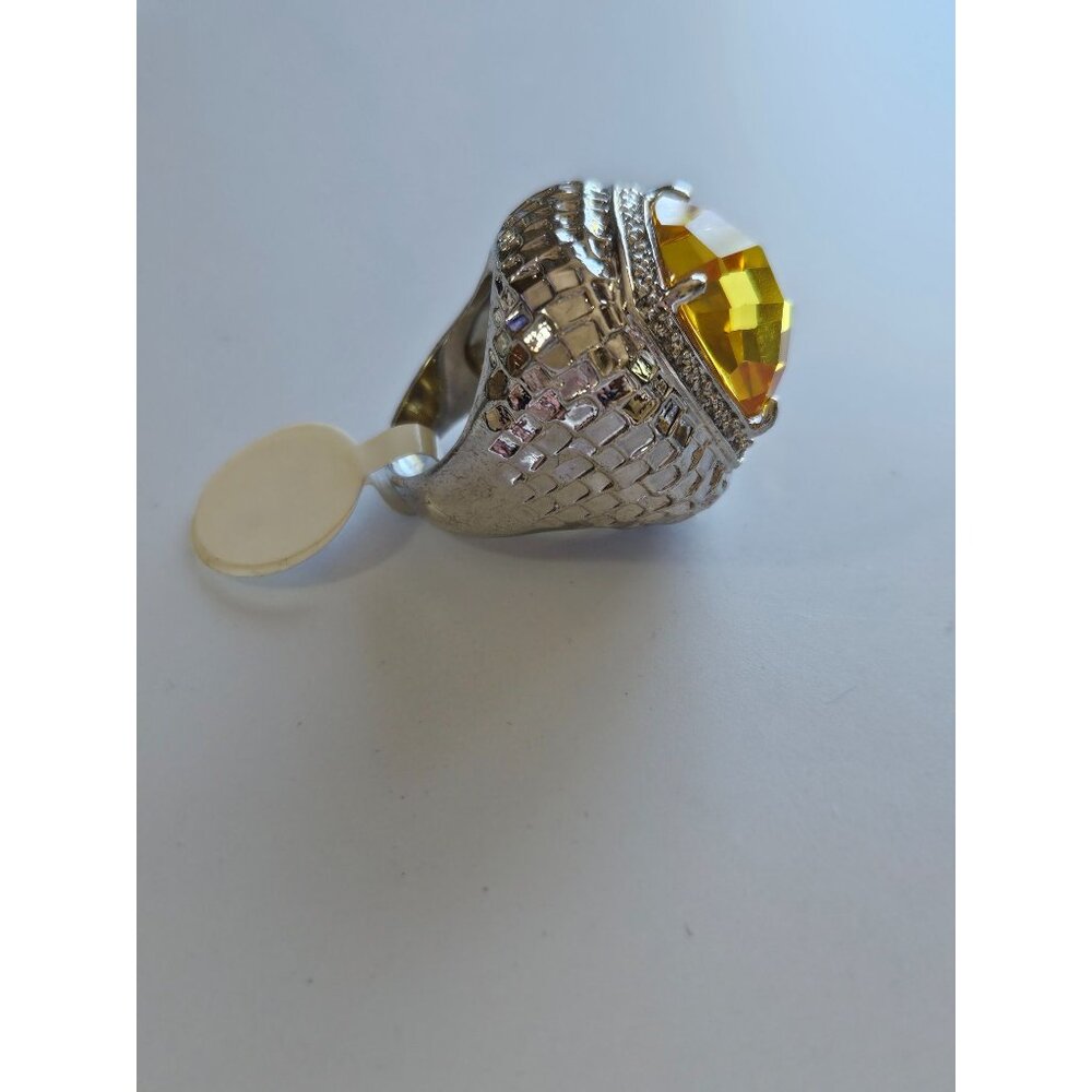 Silver tone large yellow rhinestone ring Size 8 - Picture 8 of 10